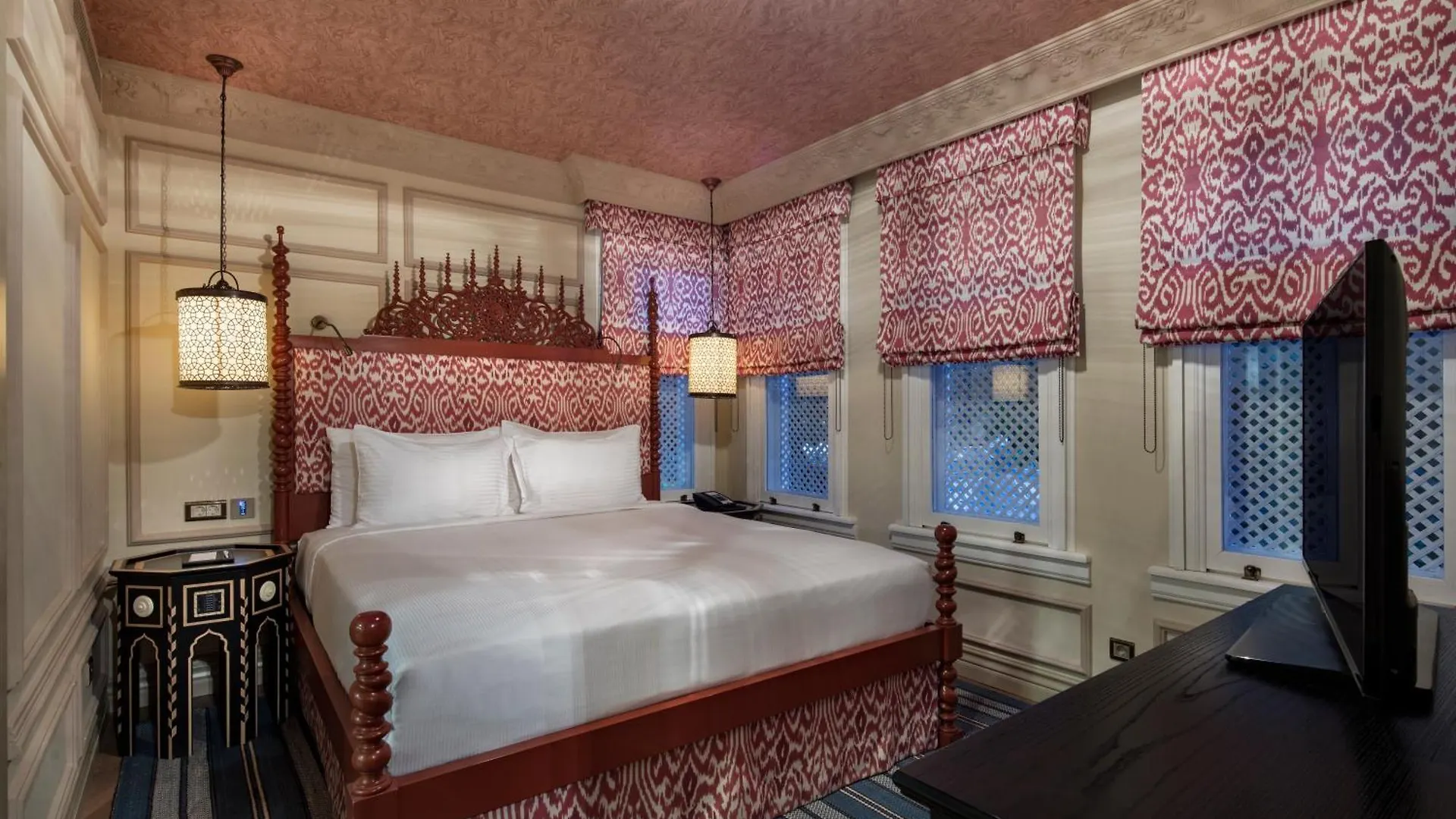 Hagia Sofia Mansions Istanbul, Curio Collection By Hilton Hotel
