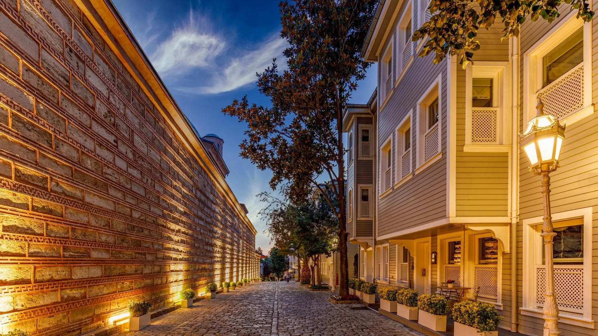 *****  Hagia Sofia Mansions Istanbul, Curio Collection By Hilton Hotel Turkey