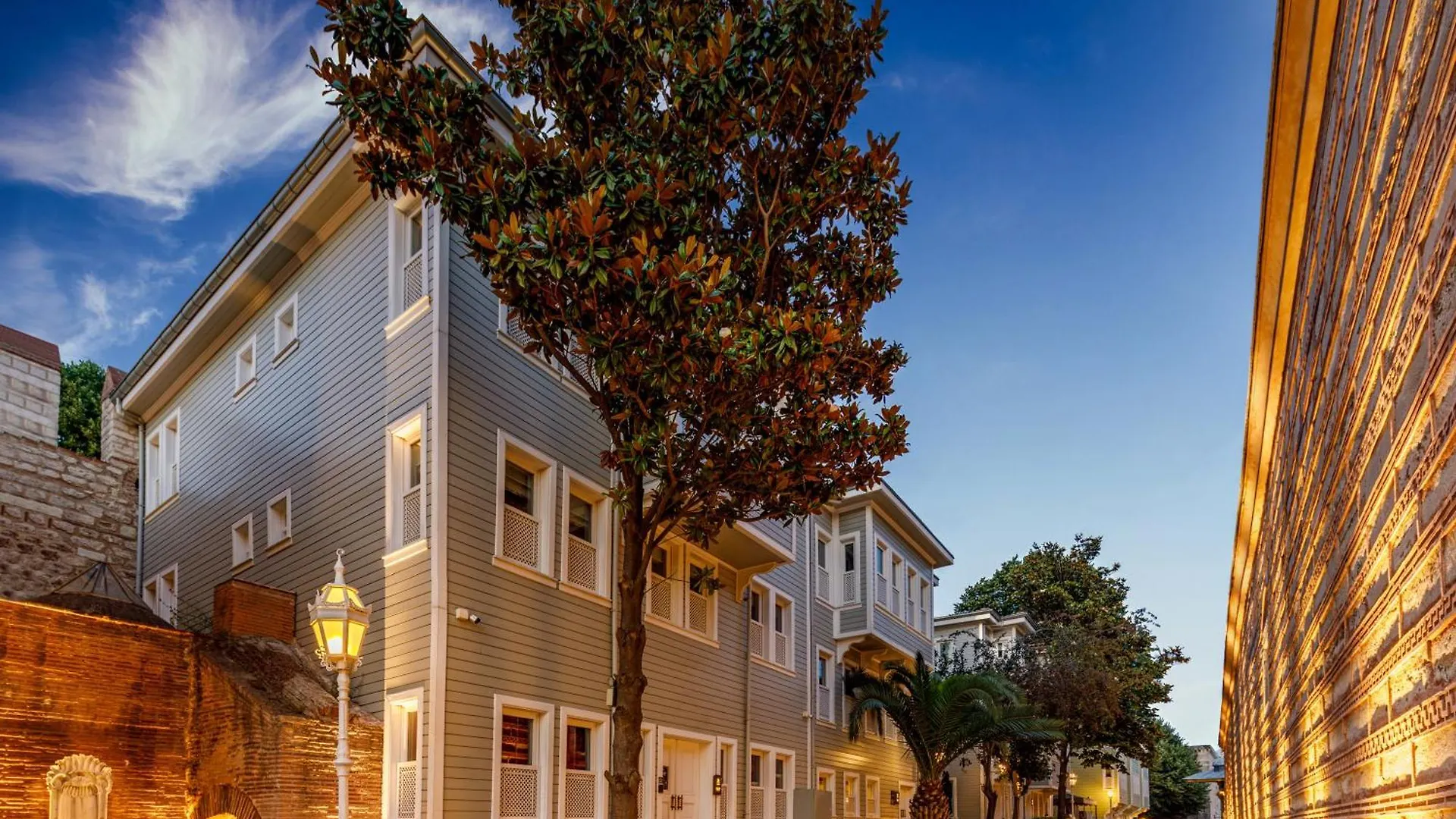Hagia Sofia Mansions Istanbul, Curio Collection By Hilton Hotel