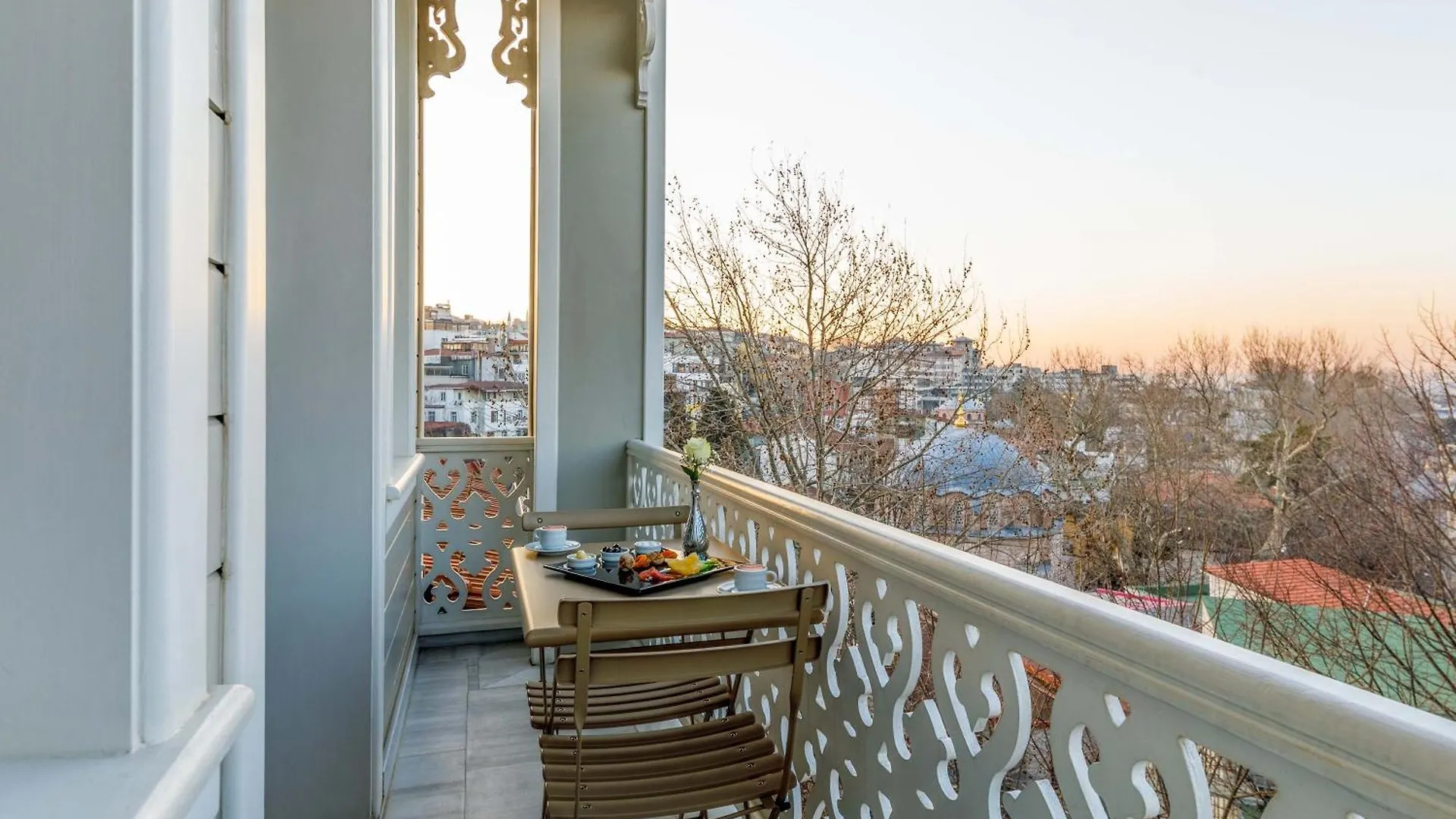 Hagia Sofia Mansions Istanbul, Curio Collection By Hilton Hotel